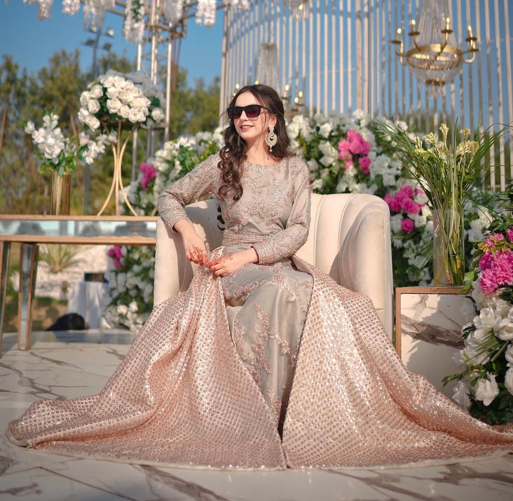 Solenne — elegant, understated
